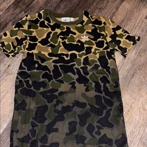 Adidas tshirt